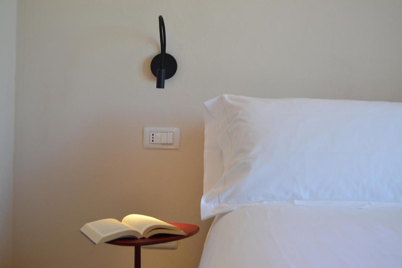 Le Cornici - Cascina Di Charme Hotel ดิอาโนดัลบา ภายนอก รูปภาพ