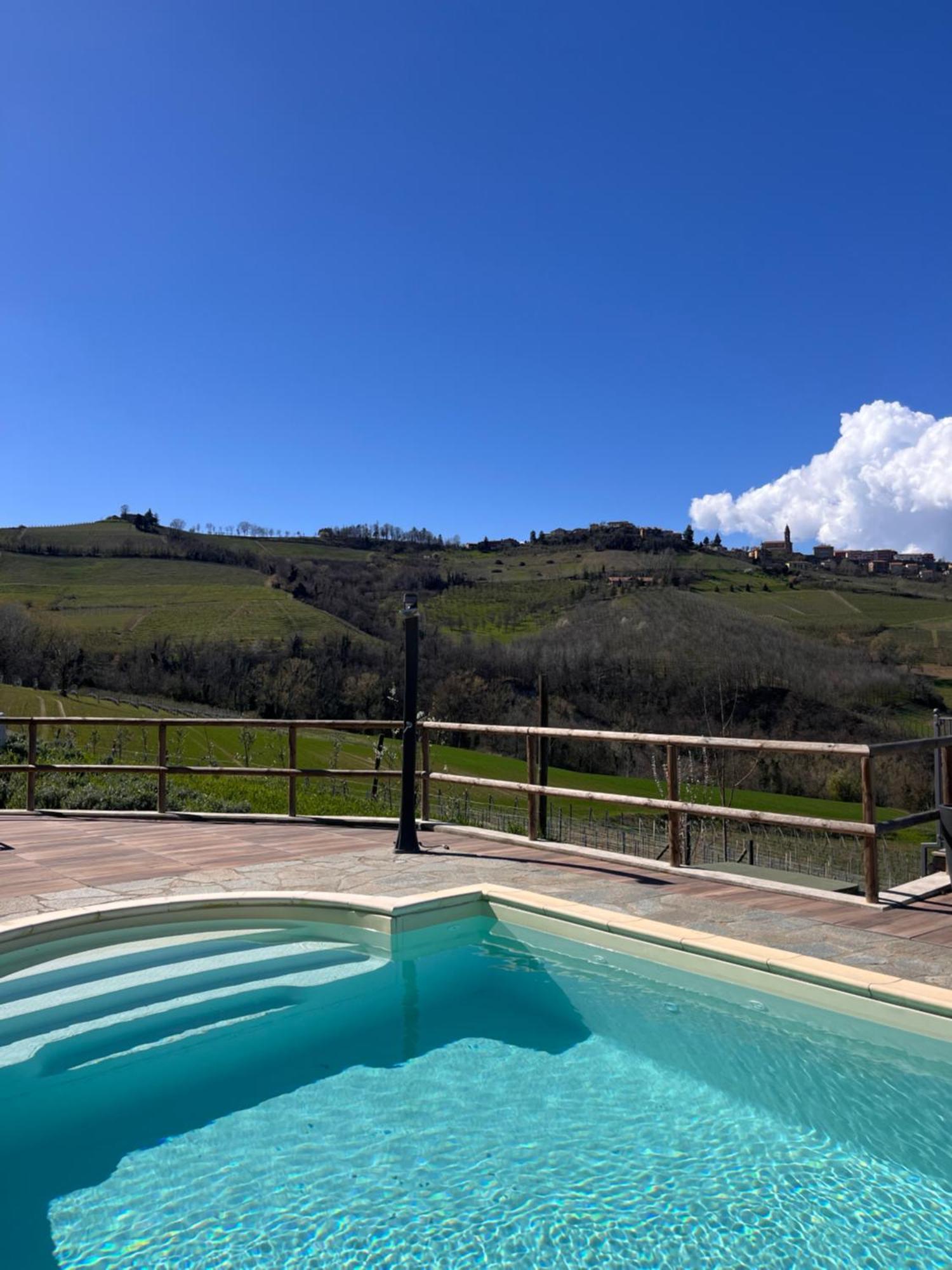 Le Cornici - Cascina Di Charme Hotel ดิอาโนดัลบา ภายนอก รูปภาพ