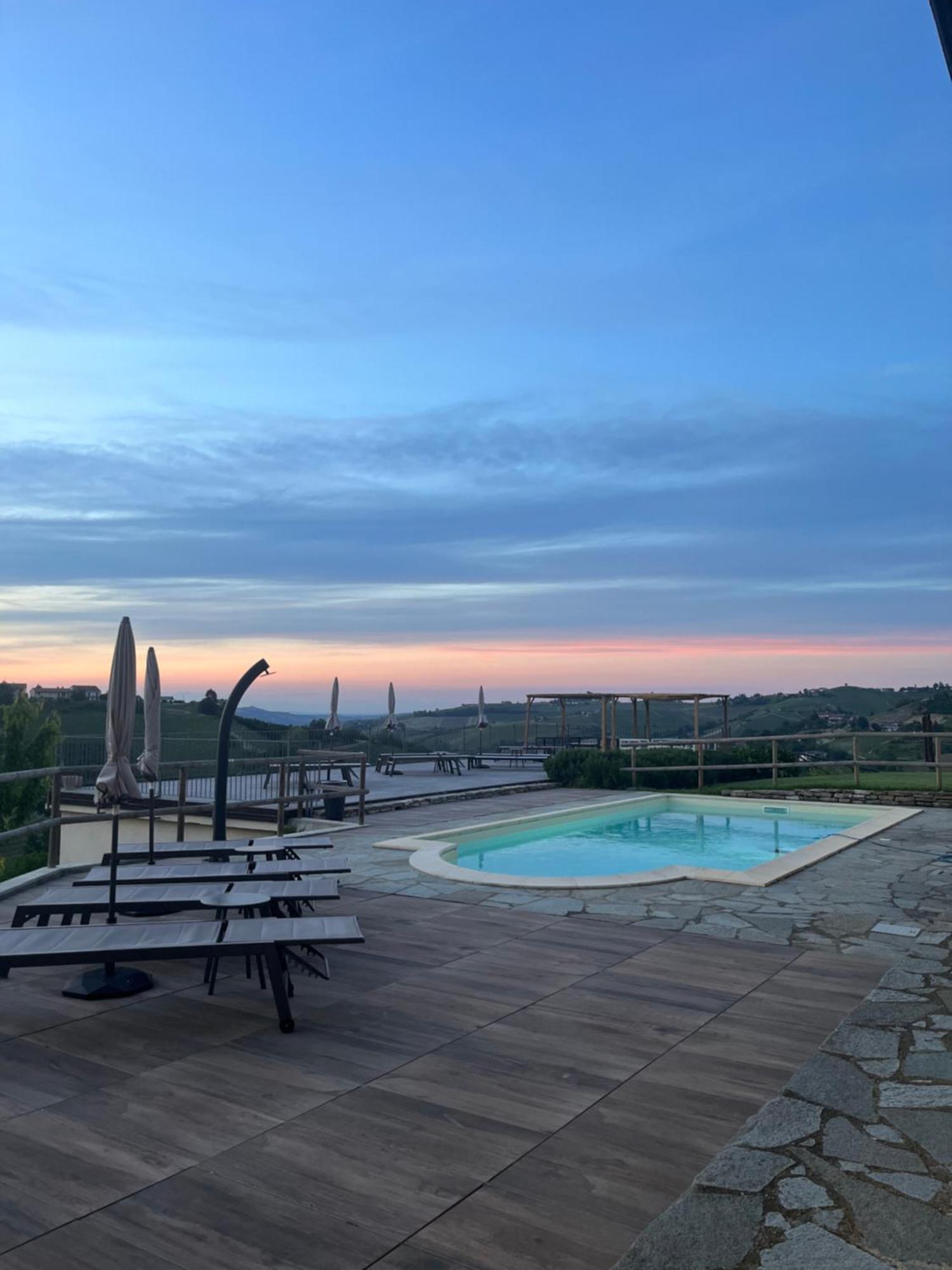 Le Cornici - Cascina Di Charme Hotel ดิอาโนดัลบา ภายนอก รูปภาพ